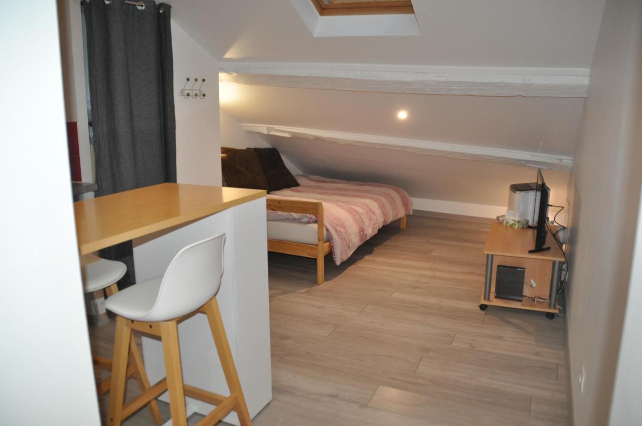 Studio Evian Centre Luaran gambar