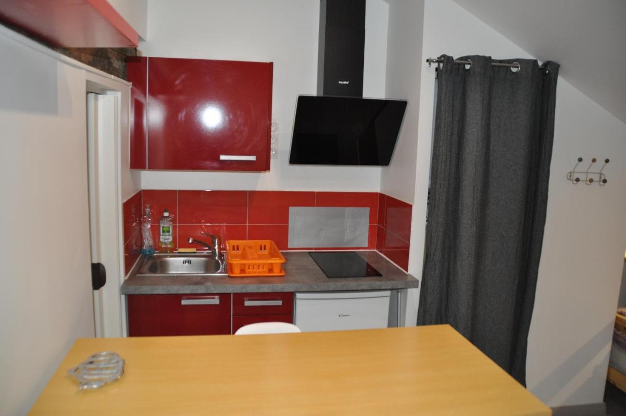 Studio Evian Centre Luaran gambar