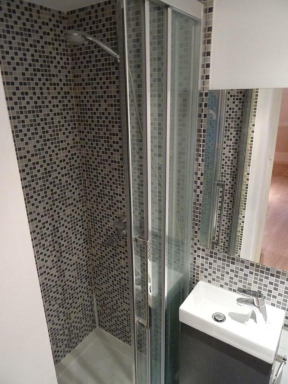 Studio Evian Centre Luaran gambar