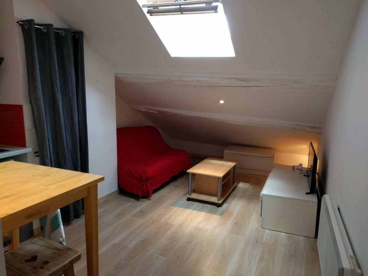 Studio Evian Centre Luaran gambar